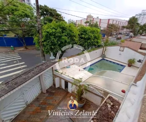 Maravilhoso sobrado localizado a poucos passos da praia da Aparecida, em uma rua tranquila e residencial.Maravilhoso sobrado localizado a poucos passo