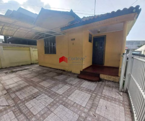 Casa com 120m² 3 quartos, para aluguel, no bairro Hauer em Curitiba