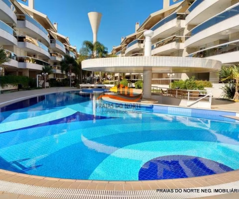 APARTAMENTO TÉRREO C/ 3 SUÍTES EM COMPLEXO FRENTE AO MAR