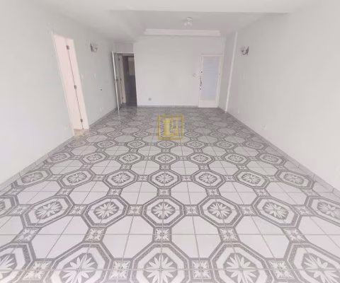 Apartamento de sala e dois quartos com dependência em centro Rio de Janeiro
