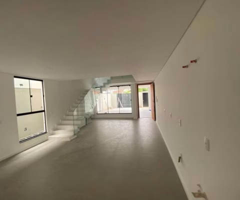 Sobrado para Venda em Joinville, Floresta, 3 dormitórios, 3 suítes, 4 banheiros, 2 vagas
