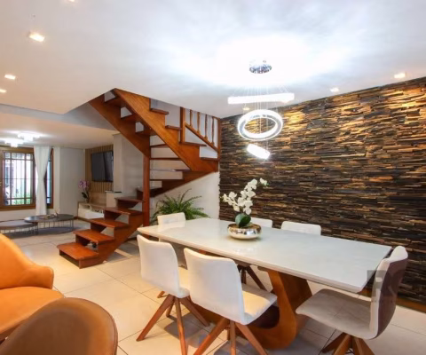 Linda Casa semi Mobiliada com 3 Quartos e Piscina - Conforto e Praticidade!&lt;BR&gt;&lt;BR&gt;Descubra o lar perfeito para sua família! Esta espaçosa casa de aproximadamente 220m² oferece conforto e 