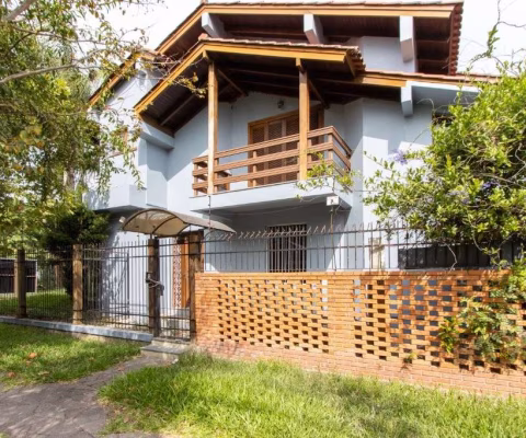 Excelente imóvel, ideal para uso residencial ou comercial, localizado em uma localização privilegiada, no ponto estratégico da Rua Dr. Barcelos. A casa se destaca pela sua versatilidade e amplitude, o