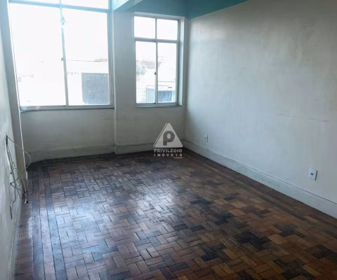 Apartamento à venda de 2 quartos na Praca da Bandeira