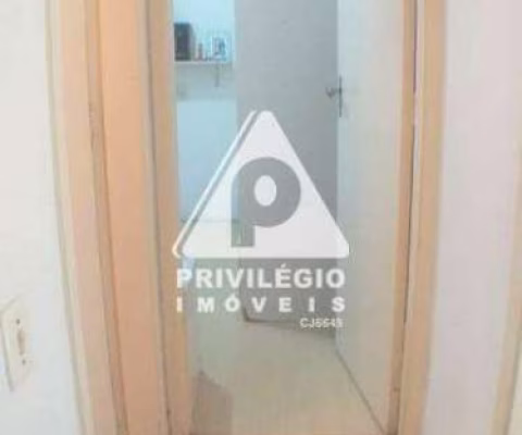 Apartamento à venda, 2 quartos, 1 suíte, 1 vaga, Copacabana - RIO DE JANEIRO/RJ