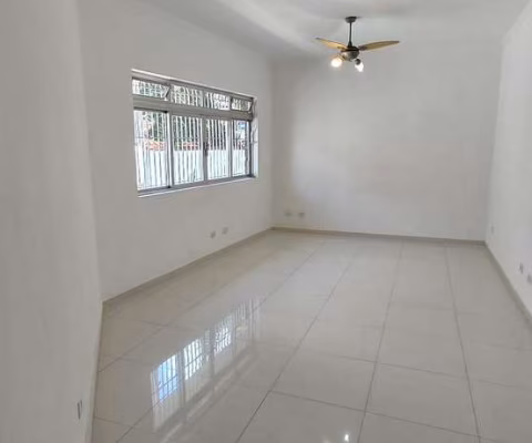ALUGUEL DE CASA SOBRADO COMERCIAL OU RESIDENCIAL DE 250m2 NO BAIRRO DA APARECIDA EM SANTOS-SP