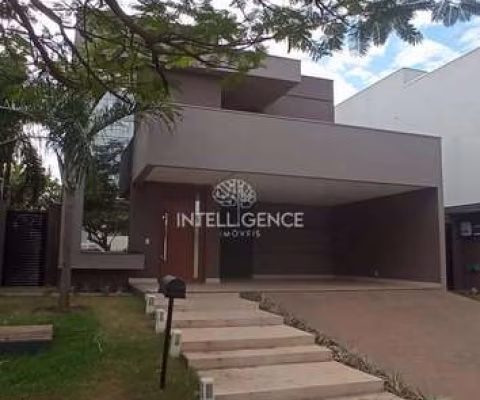 Casa à venda com 3 suítes sendo 1 suíte com closet em 237m² de área construída no Condomínio Alphav