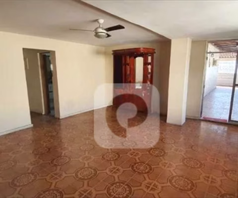 Cobertura 2 quartos, sendo 1 suíte