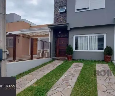 Casa sobrado na Hipica de 3 dormitórios e vaga