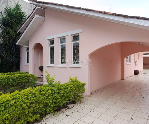 Casa para alugar em Mercês de 120.00m² com 2 Quartos, 2 Suites e 4 Garagens