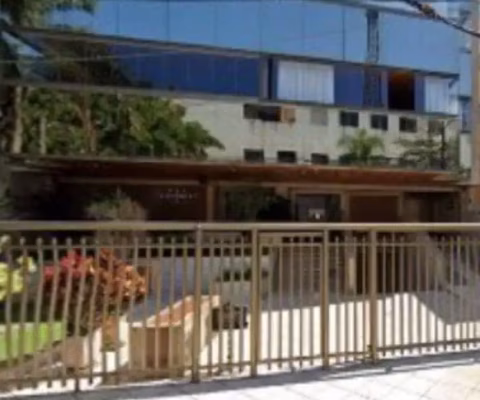 Apartamento gigante na Rua Antônio Maroun - Recreio