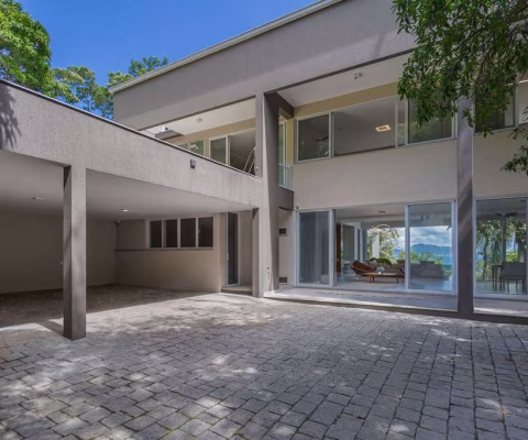 Casa - 4 dormitórios - 4 Suítes - localizado em Balneário Camboriú / Estaleirinho
