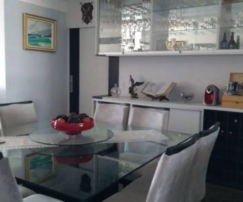 Apartamento de 105 m² à venda no Ed. Monterosso Urbanova,  3 Dormitórios (1 Suíte), 2 Vagas. Com Porcelanato e armarios na cozinha - S.J.Campos/SP