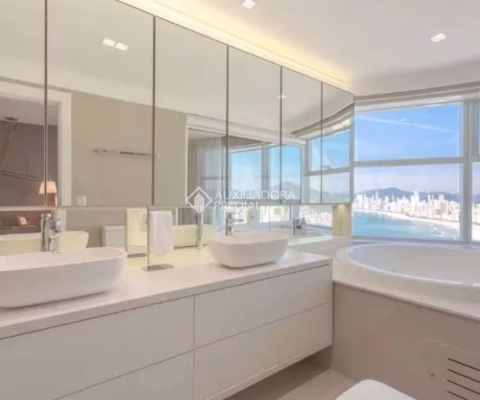 Apartamento com 3 quartos para alugar na Rua Julieta Lins, 721, Pioneiros, Balneário Camboriú