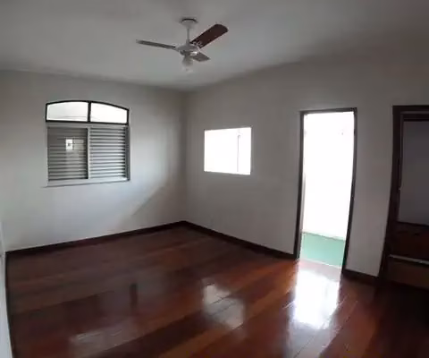 Casa com 4 quartos para alugar no Caiçara, Belo Horizonte 
