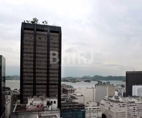 VENDO EXCELENTE APARTAMENTO DE 2 QUARTOS COM VISTA PANORAMICA NO CENTRO RIO DE JANEIRO RJ EM PREDIO MISTO