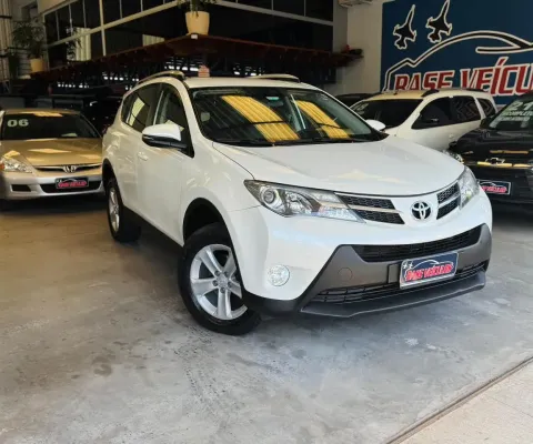 Toyota Rav4 automática 4x2 2013 muito bem conservada com preventivas em dia!