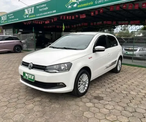 Volkswagen Gol Rock in Rio 1.0 Mi Total Flex 8V 5p - Branca - 2015/2016