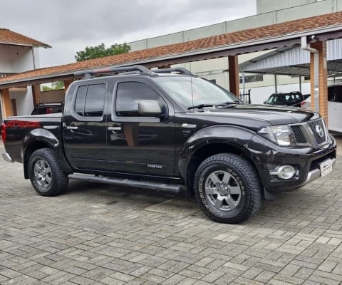 Nissan Frontier SV AT. CD 4x4 2.5 TB Dies. Aut.  - Preta - 2015/2016
