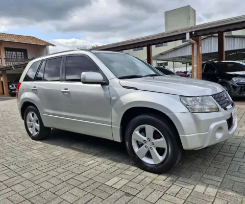 Suzuki Grand Vitara 2.0 16V 4x2  Mec.  - Prata - 2011/2012
