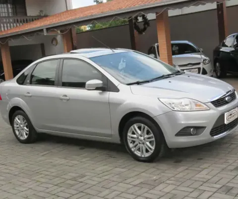 Ford Focus Ghia Sed. 2.0 16V/2.0 16V Flex Aut  - Prata - 2010/2010