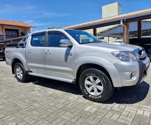 Toyota Hilux SR 3.0 16V 4X4 M.T - Prata - 2011/2011
