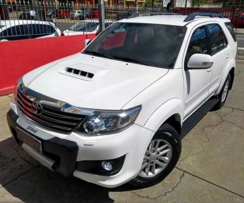 HILUX SW4 SRV-7 3.0TDi 4X4 *7 LUGARES
