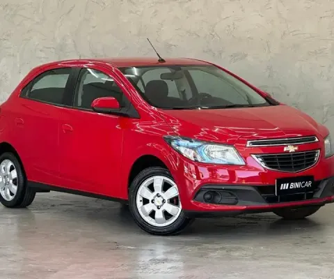 CHEVROLET ONIX 1.4MT LT 2014 - O melhor hatch do mercado disponivel.