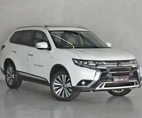 MITSUBISHI OUTLANDER 3.0 HPES 7 LUGARES 2022 - Muita qualidade e conforto.