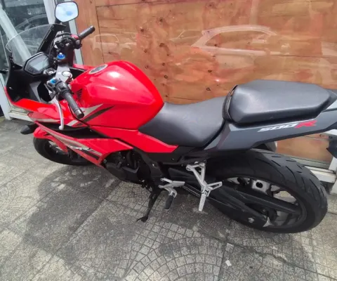 HONDA/ CBR 500R 2018 COM PARTIDA , CARENAGEM, FREIO A DISCO - IMPECAVEL! 
