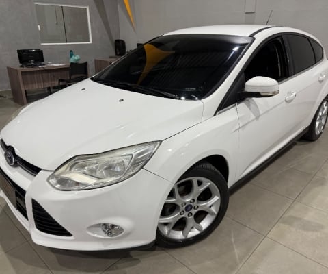 FOCUS HATCH 2.0 FLEX ANO 2015 AUTOMÁTICO 
