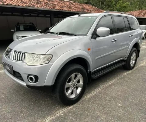 Mitsubishi Pajero MMC/ FLEX - Prata - 2012/2012