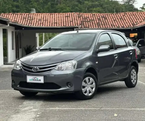 Toyota Etios XS  1.3 Flex 16V 5p Mec.  - Cinza - 2013/2013