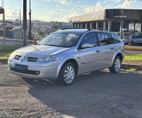 Renault Mégane Grand Tour Dynam. Hi-Flex 1.6 - Prata - 2012/2013
