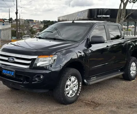 Ford Ranger XLS 2.5 4x2 CD Flex - Preta - 2012/2013