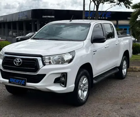Toyota Hilux CD SR 4x2 2.7 Flex Aut. - Branca - 2018/2019