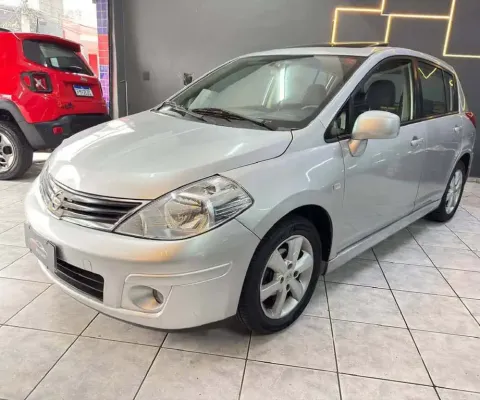 Nissan Tiida 1.8 SL FLEX MANUAL - Prata - 2011/2012