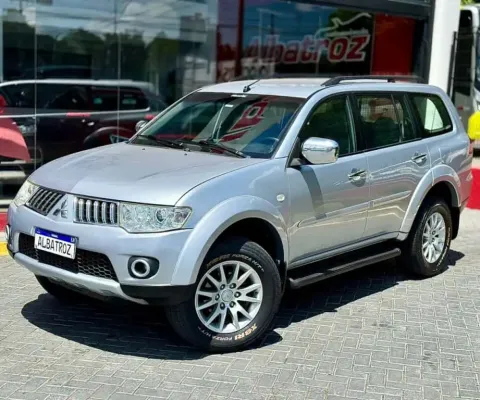 Mitsubishi Pajero dakar 2010 3.2 hpe 4x4 7 lugares 16v turbo intercooler diesel 4p automático