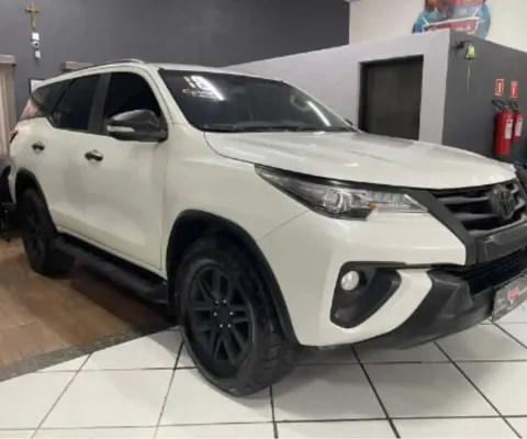 Toyota Hilux sw4 2016 2.8 srx 4x4 7 lugares 16v turbo intercooler diesel 4p automático