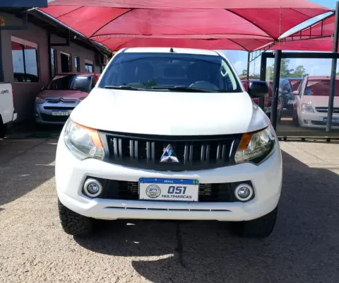 triton 4x4 2022 linda camionete para você trabalhar com conforto!