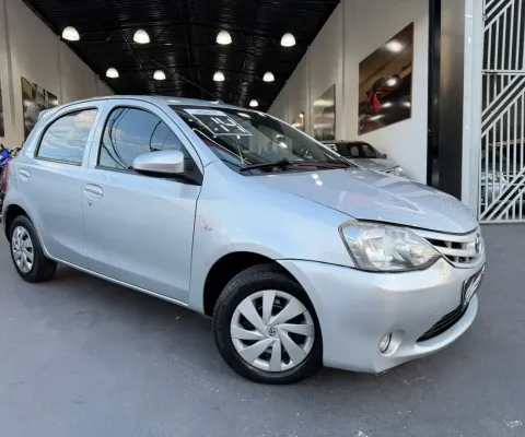 Toyota Etios X 1.3 2014