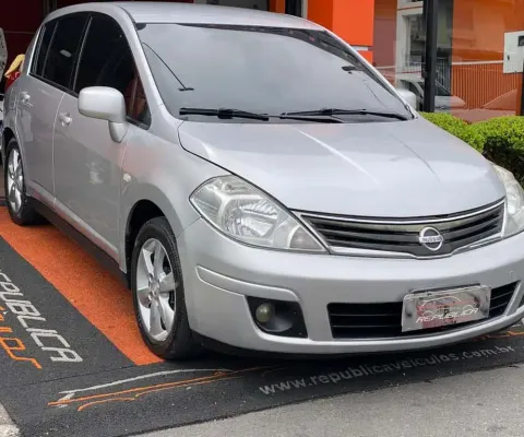 NISSAN TIIDA 18S FLEX 2012