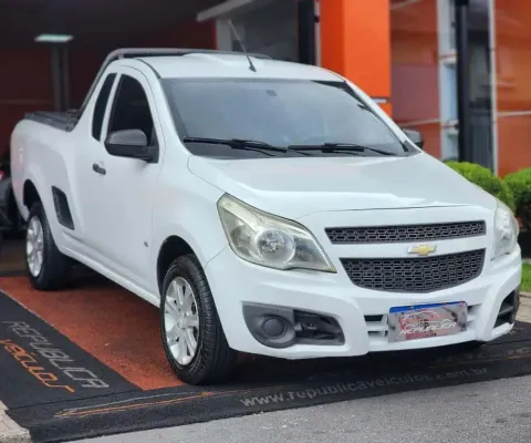 Chevrolet montana ls 2012