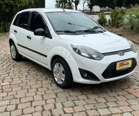 Fiesta Versão Class Completo Motor 1.0 Zetec Rocam em ótimas Condições 