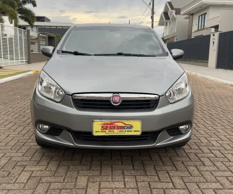 Grand siena super inteiro carro bem original pintura original ótimo de mecanica 