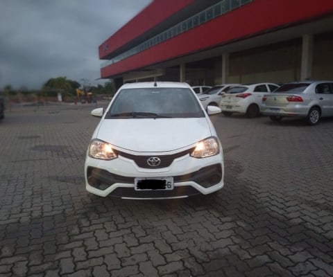 TOYOTA ETIOS à venda.