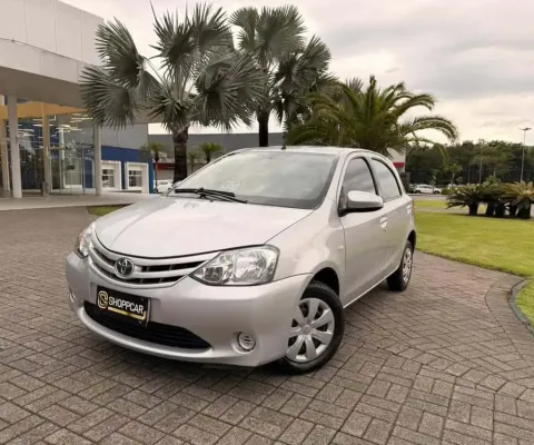 Toyota Etios XS 1.5 Flex 16V 5p Mec.  - Prata - 2014/2015