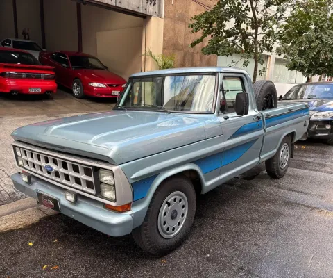Ford F1000 1986 3.6, 6 cilindros, a álcool, direção hidráulica,