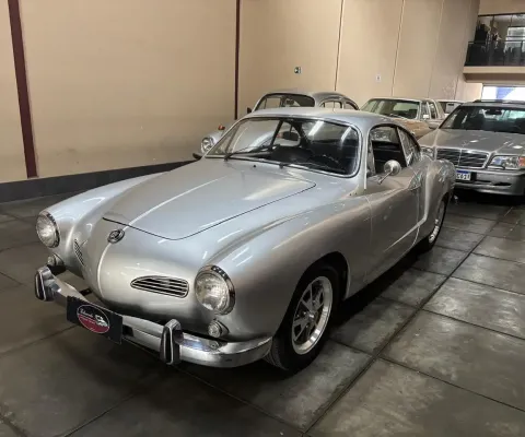 Volkswagen Karmann Guia 1968 conservado