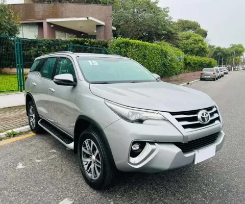 Toyota Hilux SW4 SRX 4x4 2.8 TDI 16V Dies. Aut.